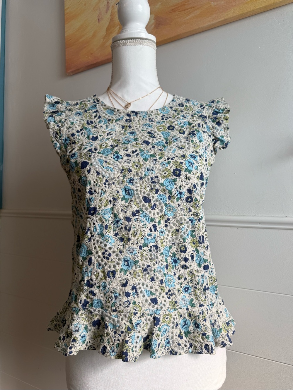 Solitaire Floral Embroidered Ruffle Sleeve Peplum Top Size Small